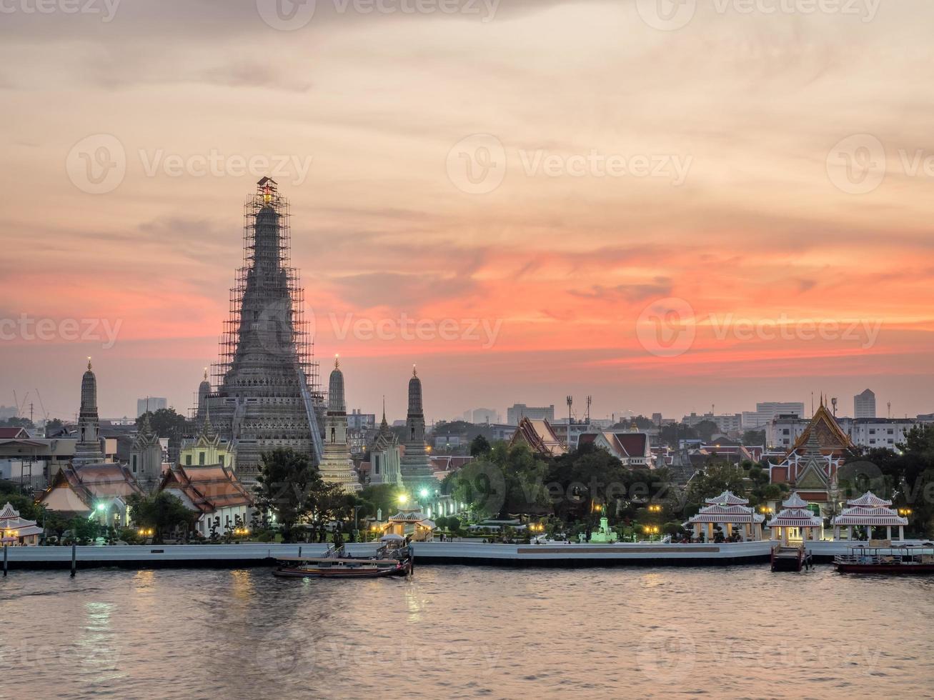 Temple of Dawn pagoda under twilight sky photo