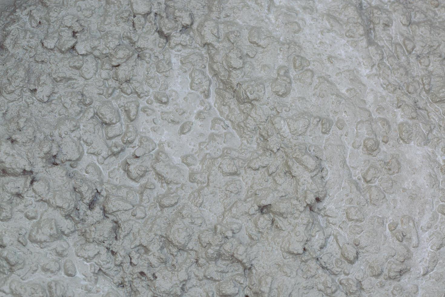 concrete mix It is the introduction of cement, stone, sand and water, as well as added chemicals and other mixed materials. Mix and mix together in the specified ratio to obtain a consistent concrete. photo