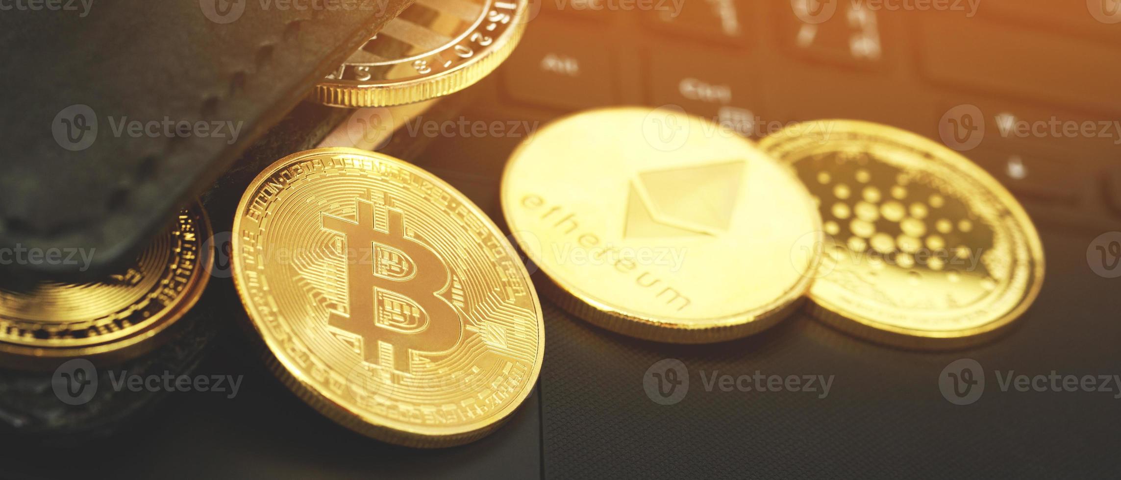 how bitcoin works including other cryptocurrencies It runs on a technology called 'Blockchain', which is a highly secure technology. photo