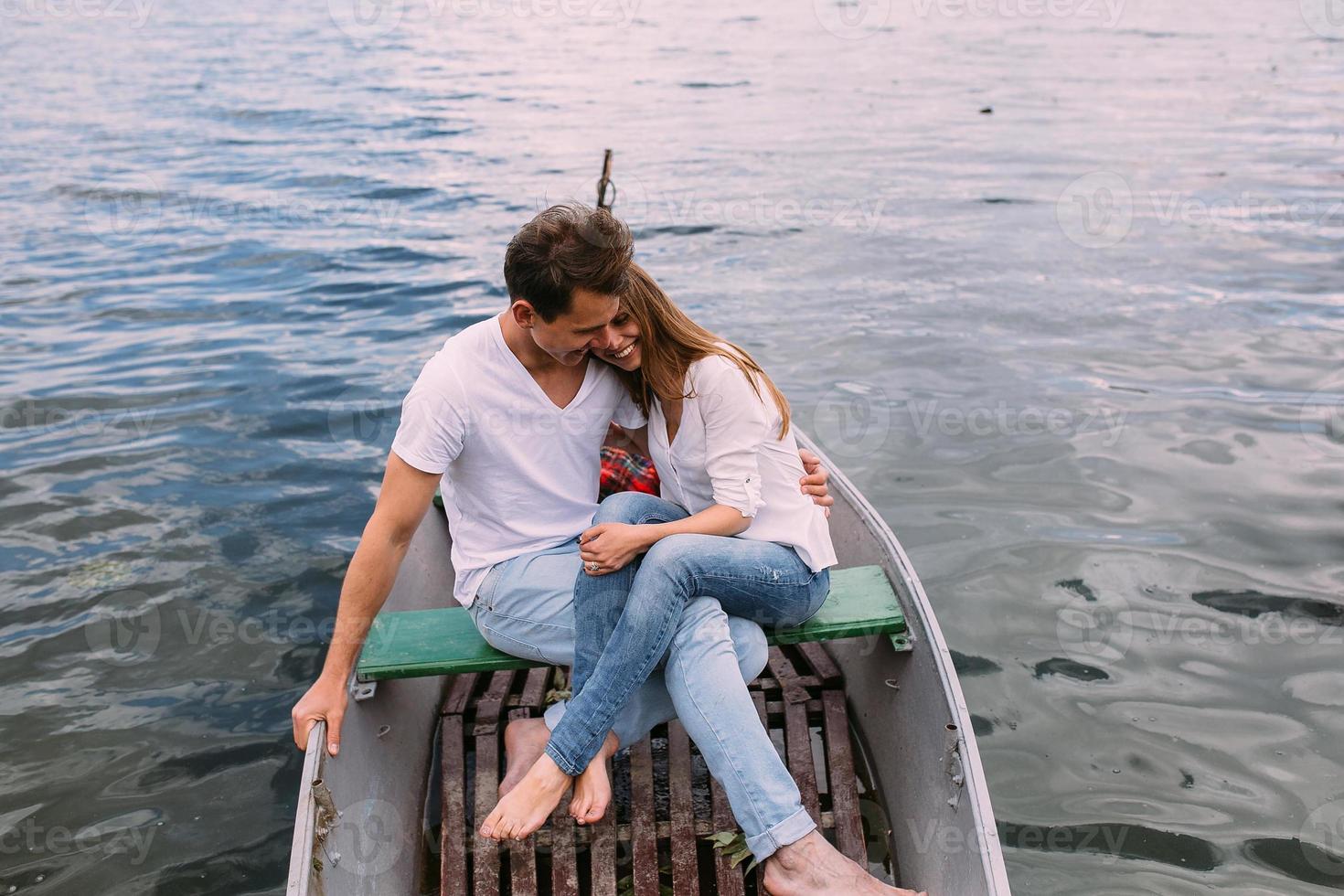 pareja en barco foto