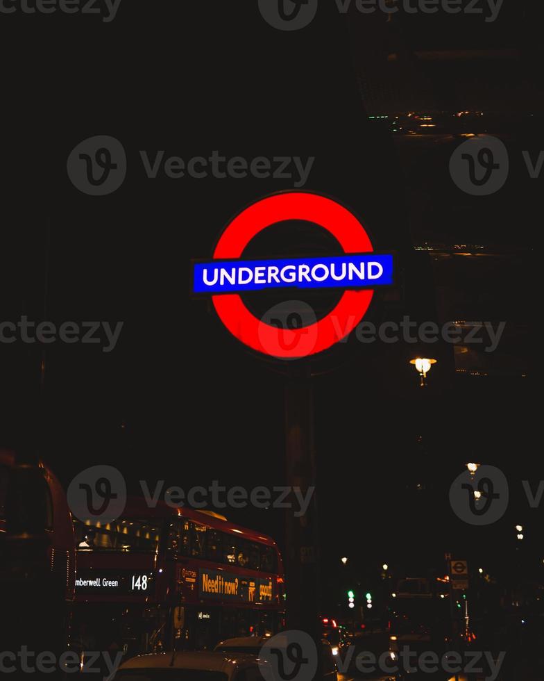 London eye at night photo