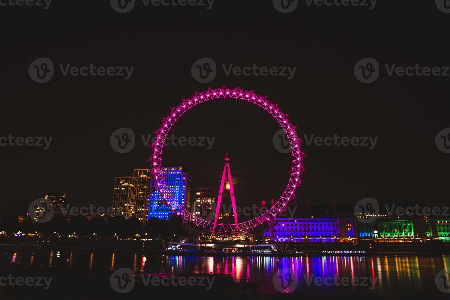 London eye at night photo