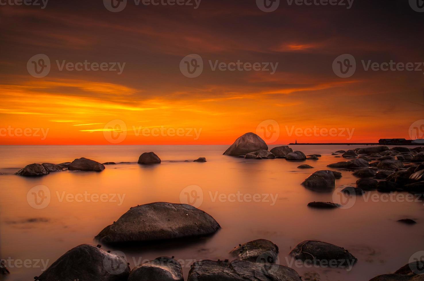 bonito paisaje sobre la bonita ciudad de suecia foto