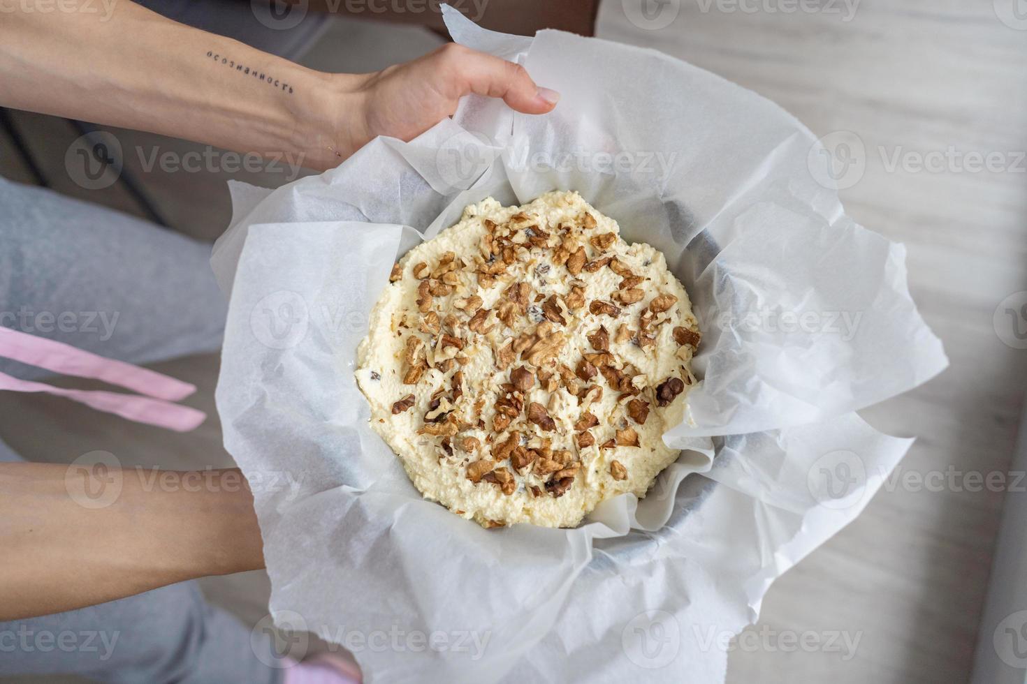 imagen de nuez en el postre de requesón foto