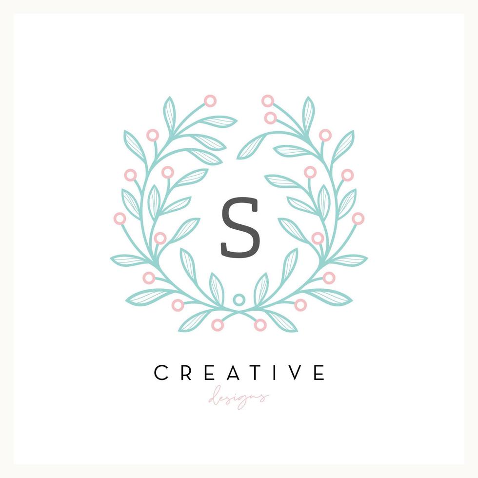 logotipo floral de lujo letra s para negocios de cosmética de belleza, invitación de boda, boutique y otra empresa vector