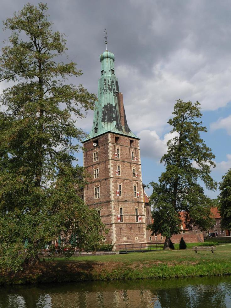 raesfeld,alemania,2020-el castillo de raesfeld en alemania foto