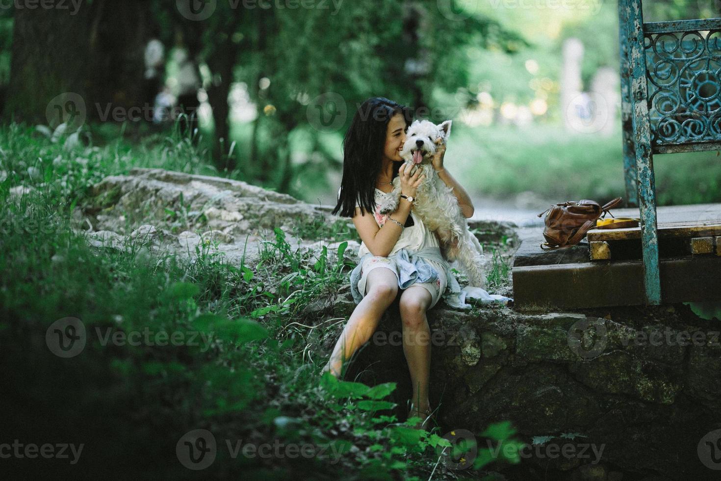 niña con su perro foto