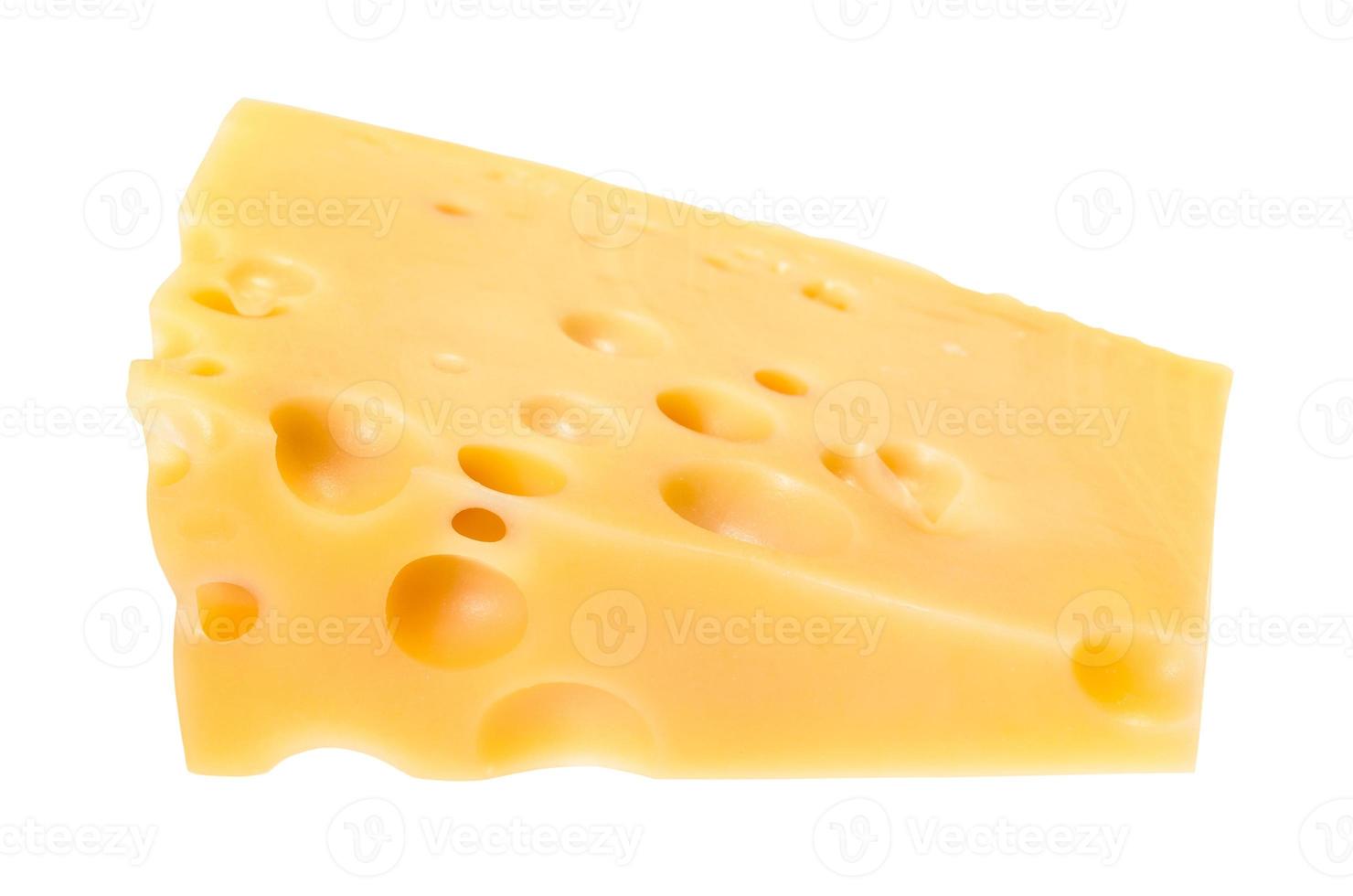 trozo triangular de queso suizo amarillo aislado foto