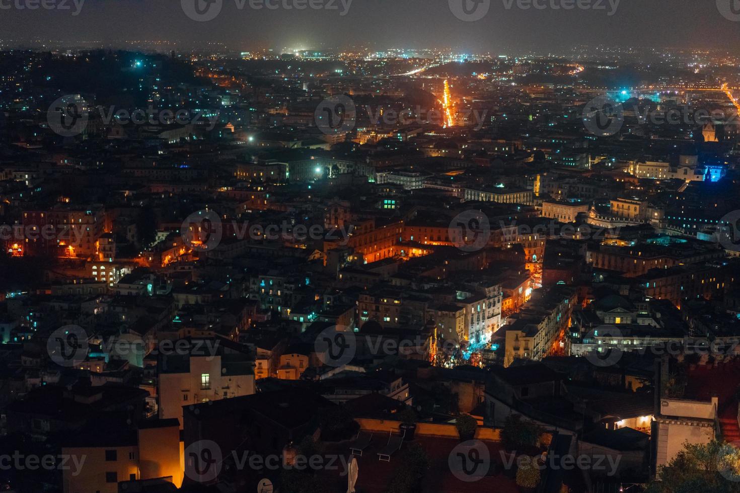 panorama de la ciudad de noche foto