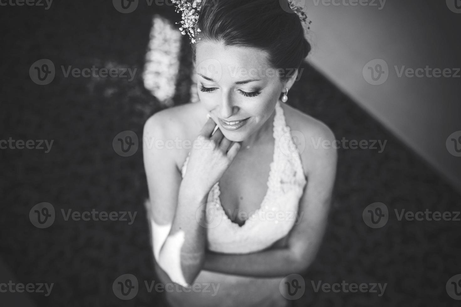 bride-posing-on-wedding-day-11459536-stock-photo-at-vecteezy