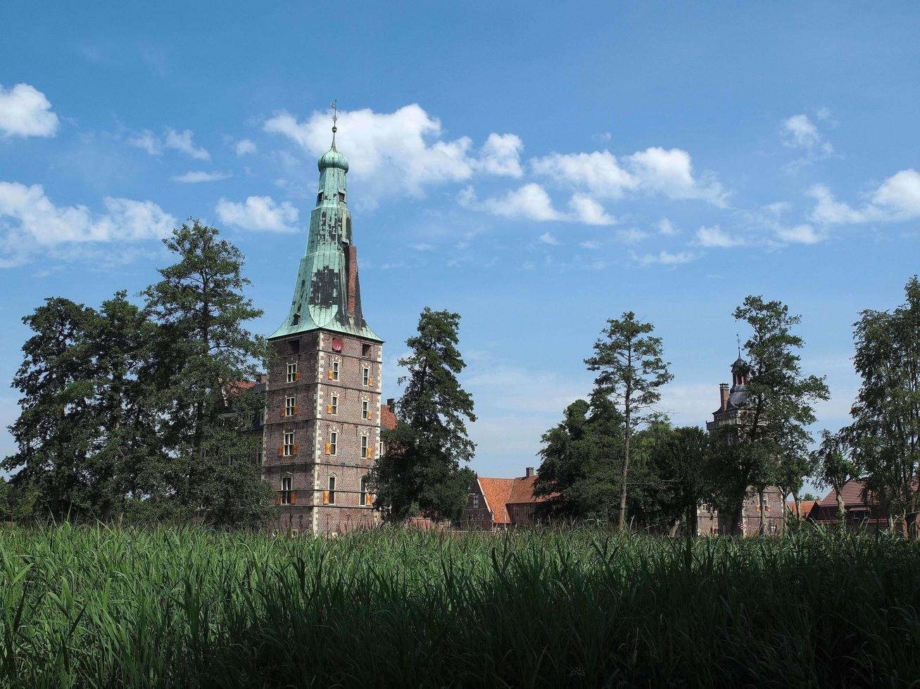 raesfeld,alemania,2020-el castillo de raesfeld en alemania foto