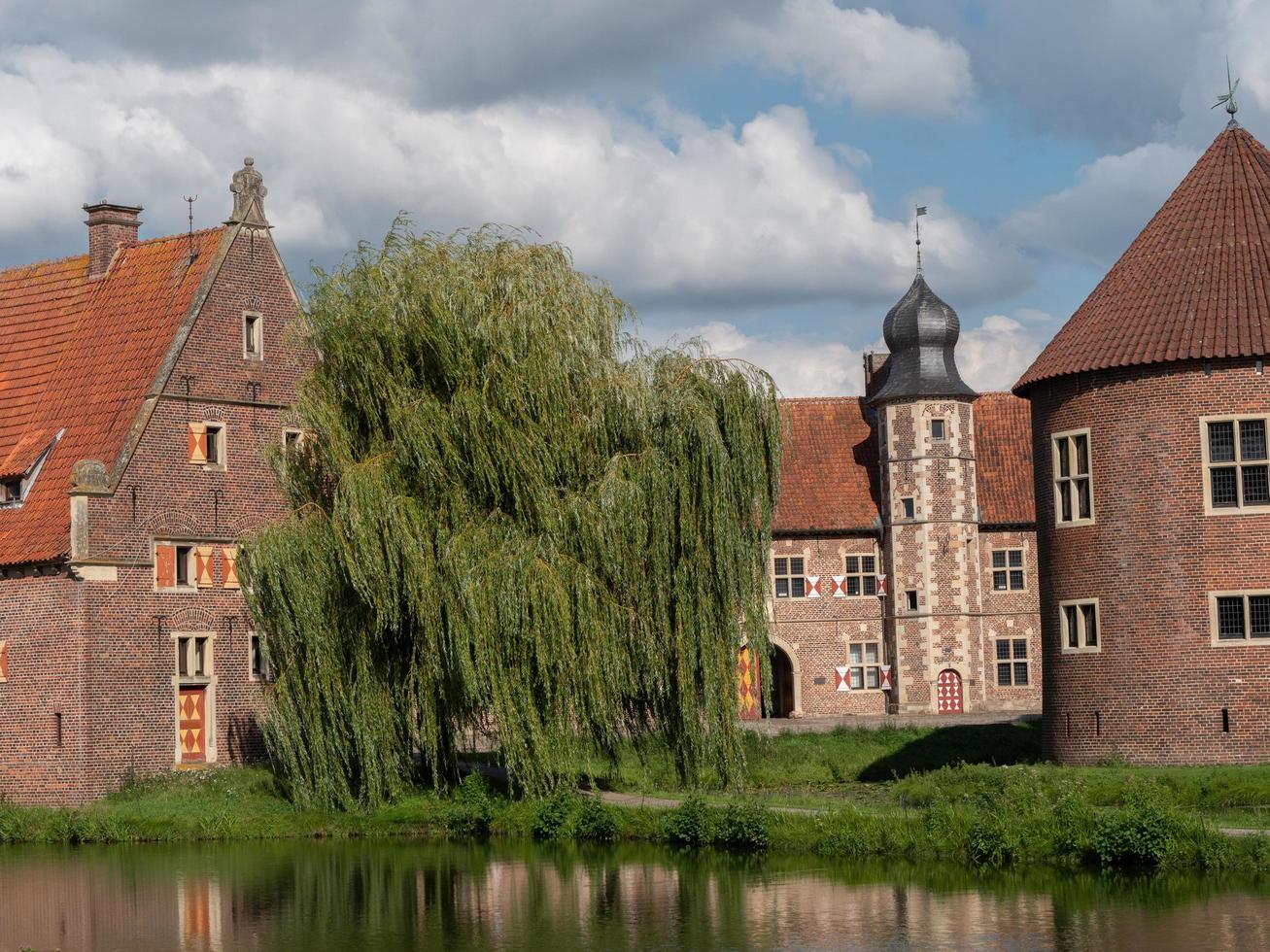 raesfeld,alemania,2020-el castillo de raesfeld en alemania foto