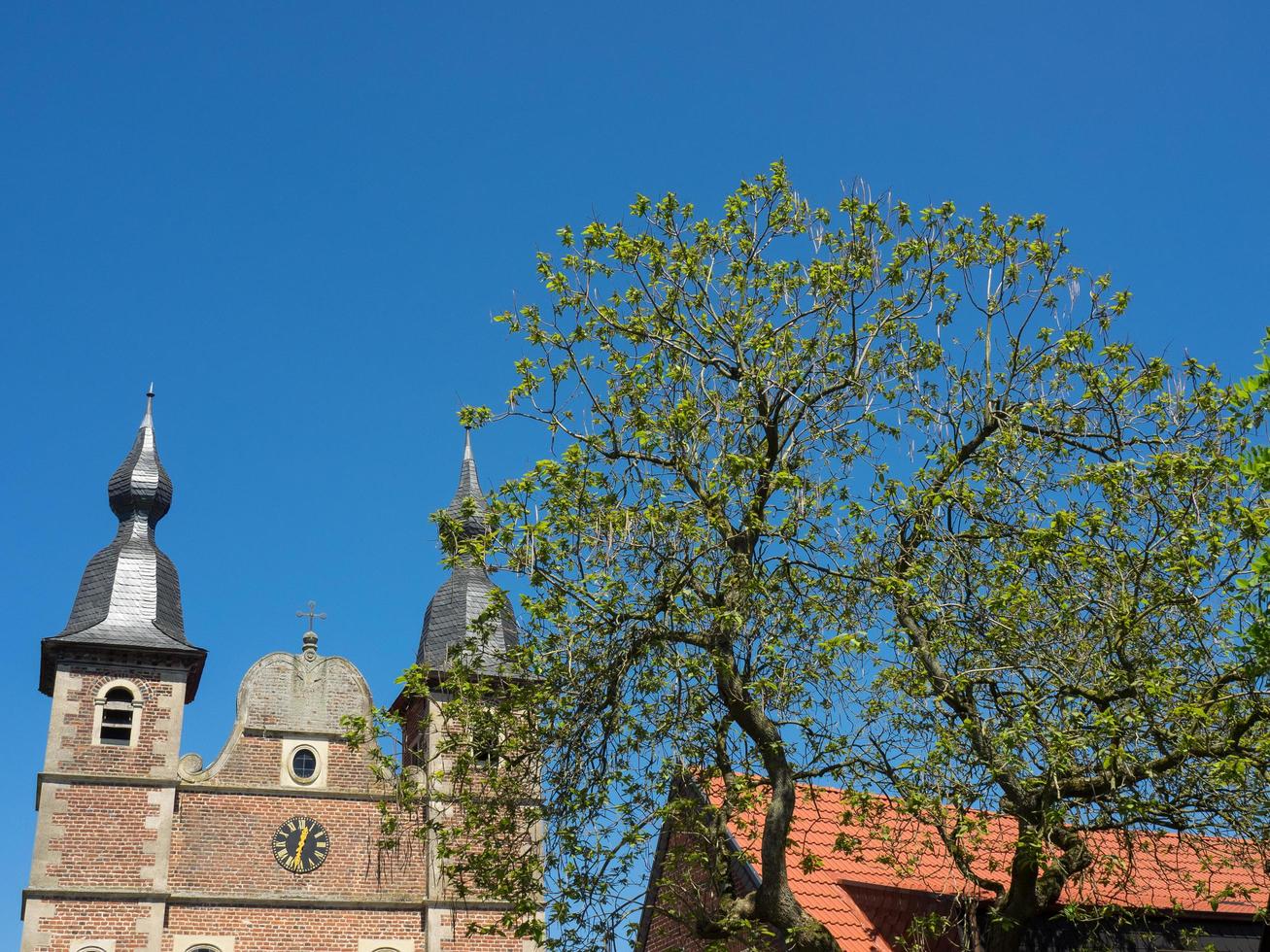 raesfeld,alemania,2020-el castillo de raesfeld en alemania foto