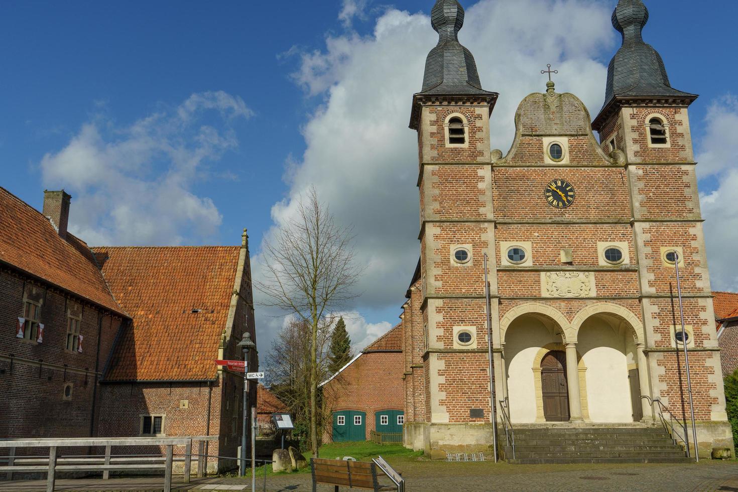 raesfeld,alemania,2020-el castillo de raesfeld en alemania foto