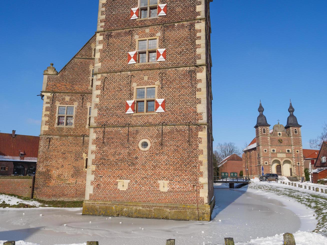 raesfeld,alemania,2020-el castillo de raesfeld en alemania foto