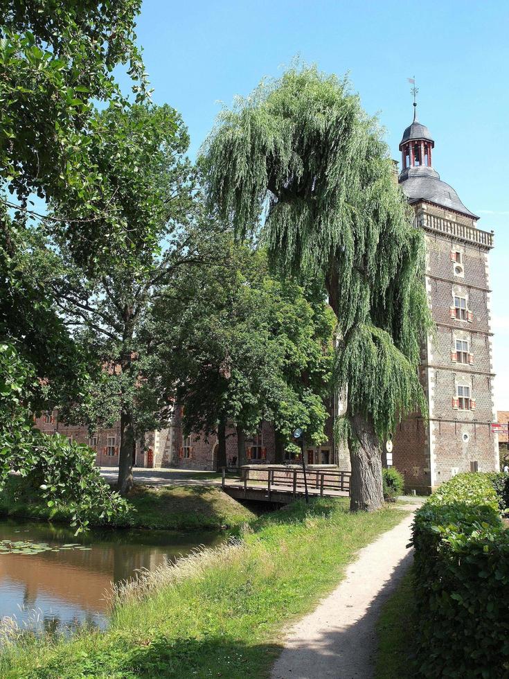 raesfeld,alemania,2020-el castillo de raesfeld en alemania foto