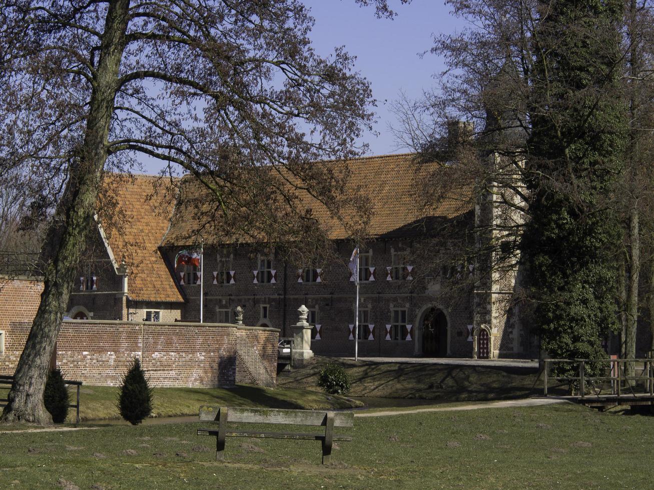 raesfeld,alemania,2020-el castillo de raesfeld en alemania foto