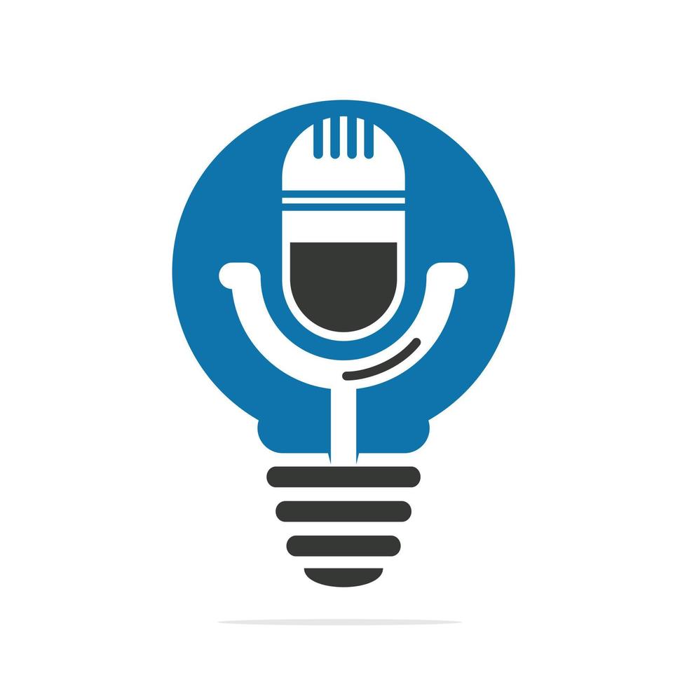 diseño del logotipo de la lámpara de podcast y bombilla. micrófono de mesa de estudio con diseño de icono de transmisión. vector