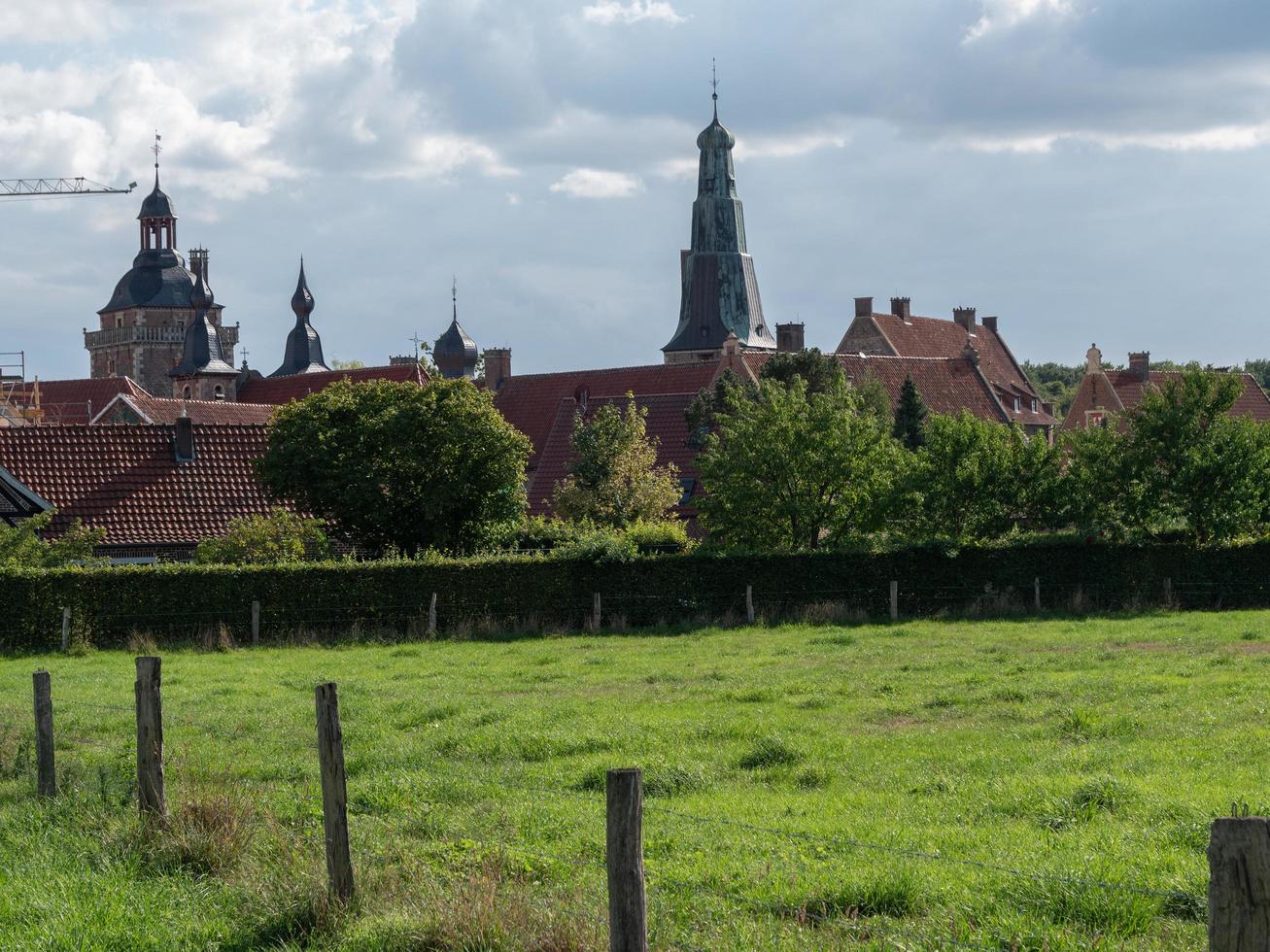 raesfeld,alemania,2020-el castillo de raesfeld en alemania foto