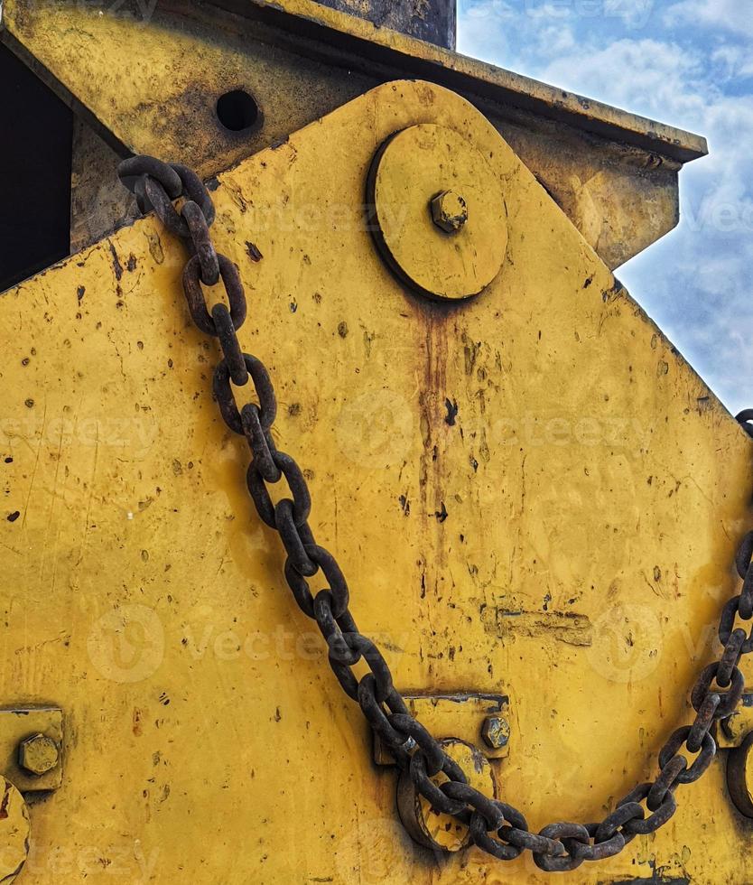 A steel chain that is one of the components of the launcher gantry. photo