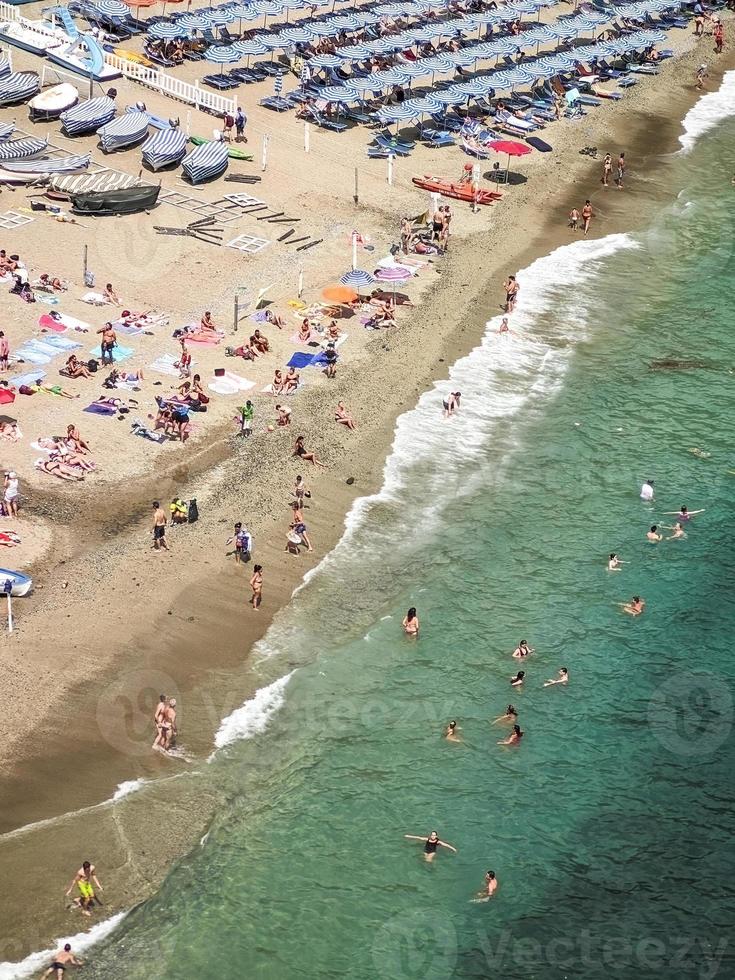 paisaje marítimo del pueblo de monterosso en liguria foto