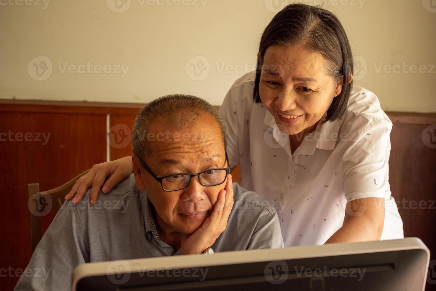 Asian woman supporting businessman at the office room. photo