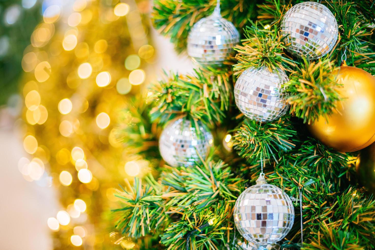 Christmas holidays banner, tree, bokeh background 11557530 Stock Photo
