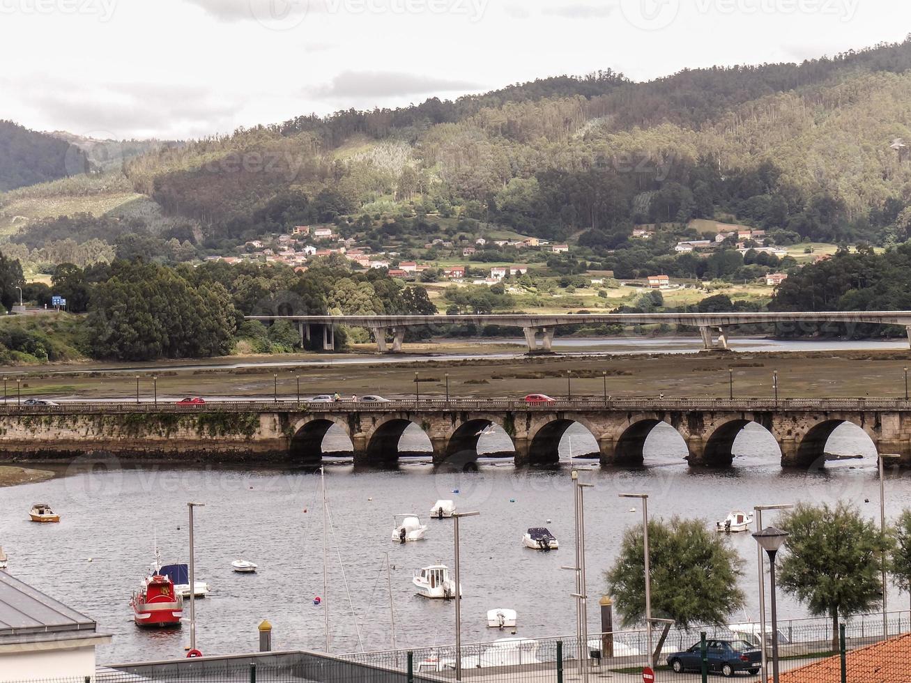 el puente de pontedeume foto