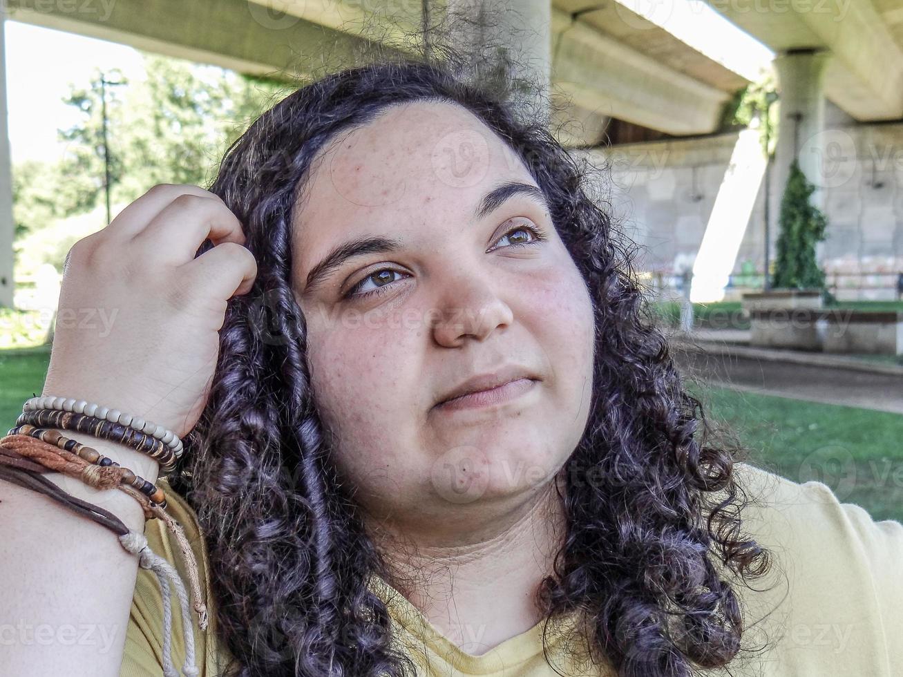 niña en el parque foto