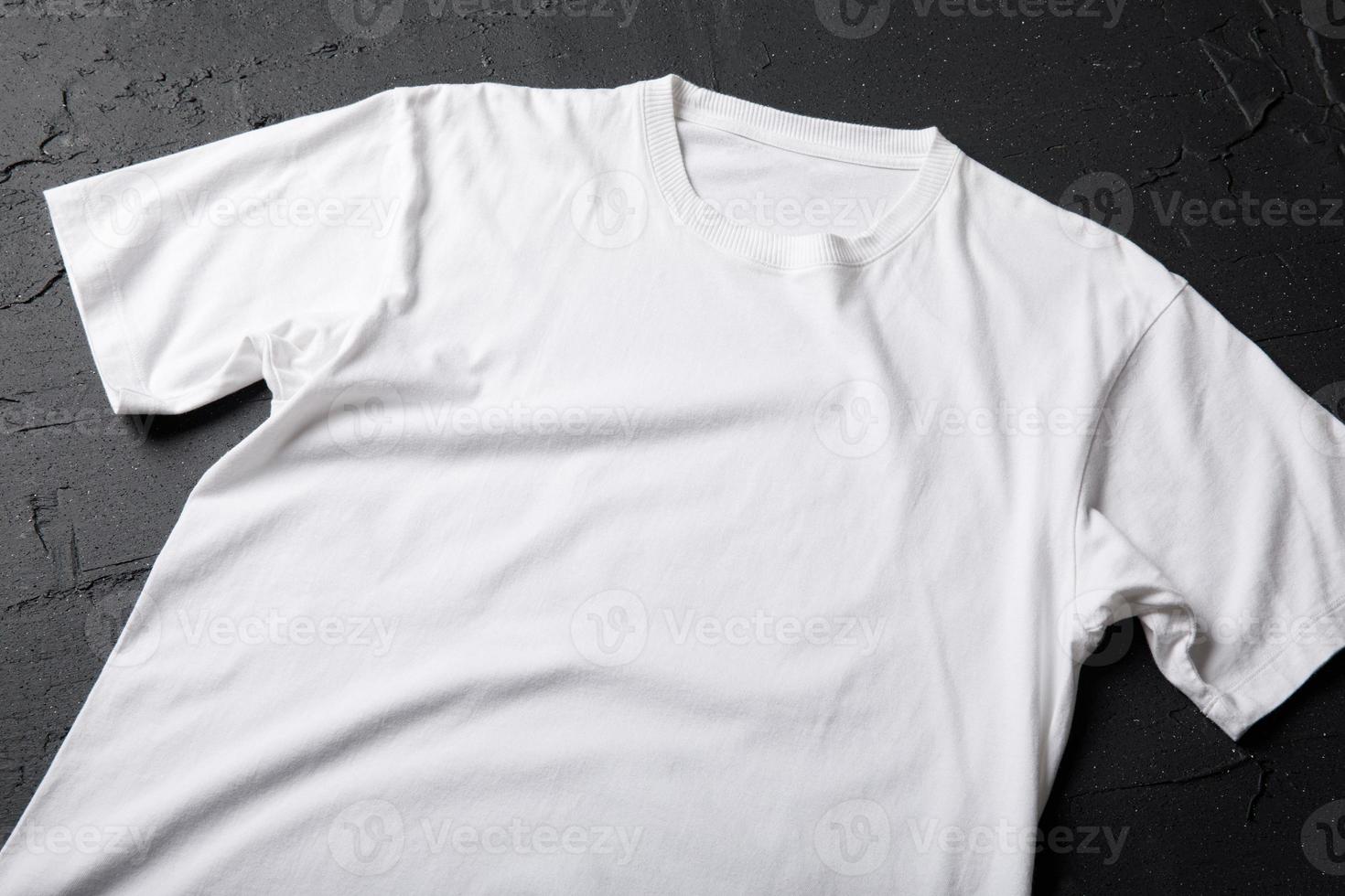 White T-Shirt mockup template photo