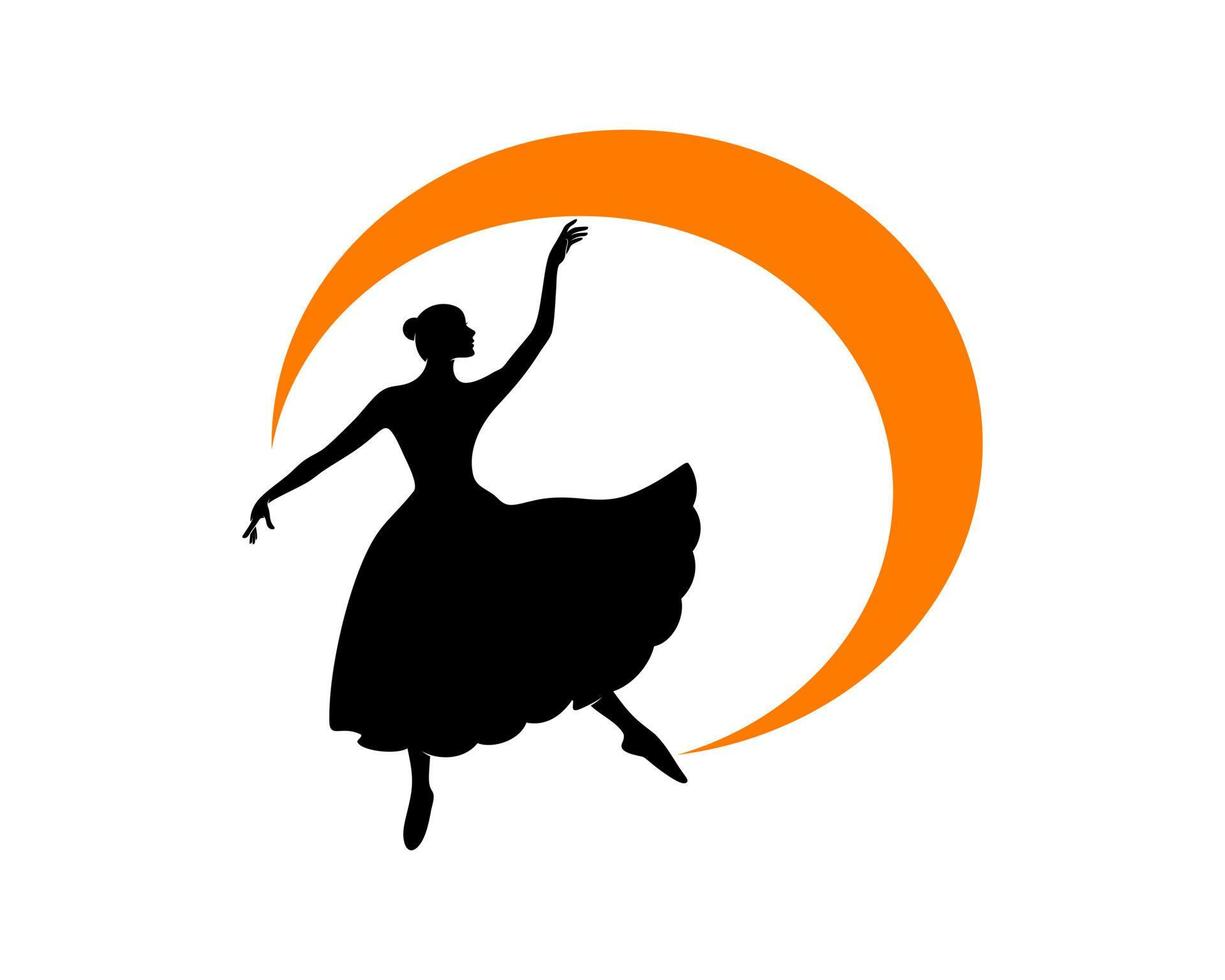 mujer bailarina con luna creciente vector