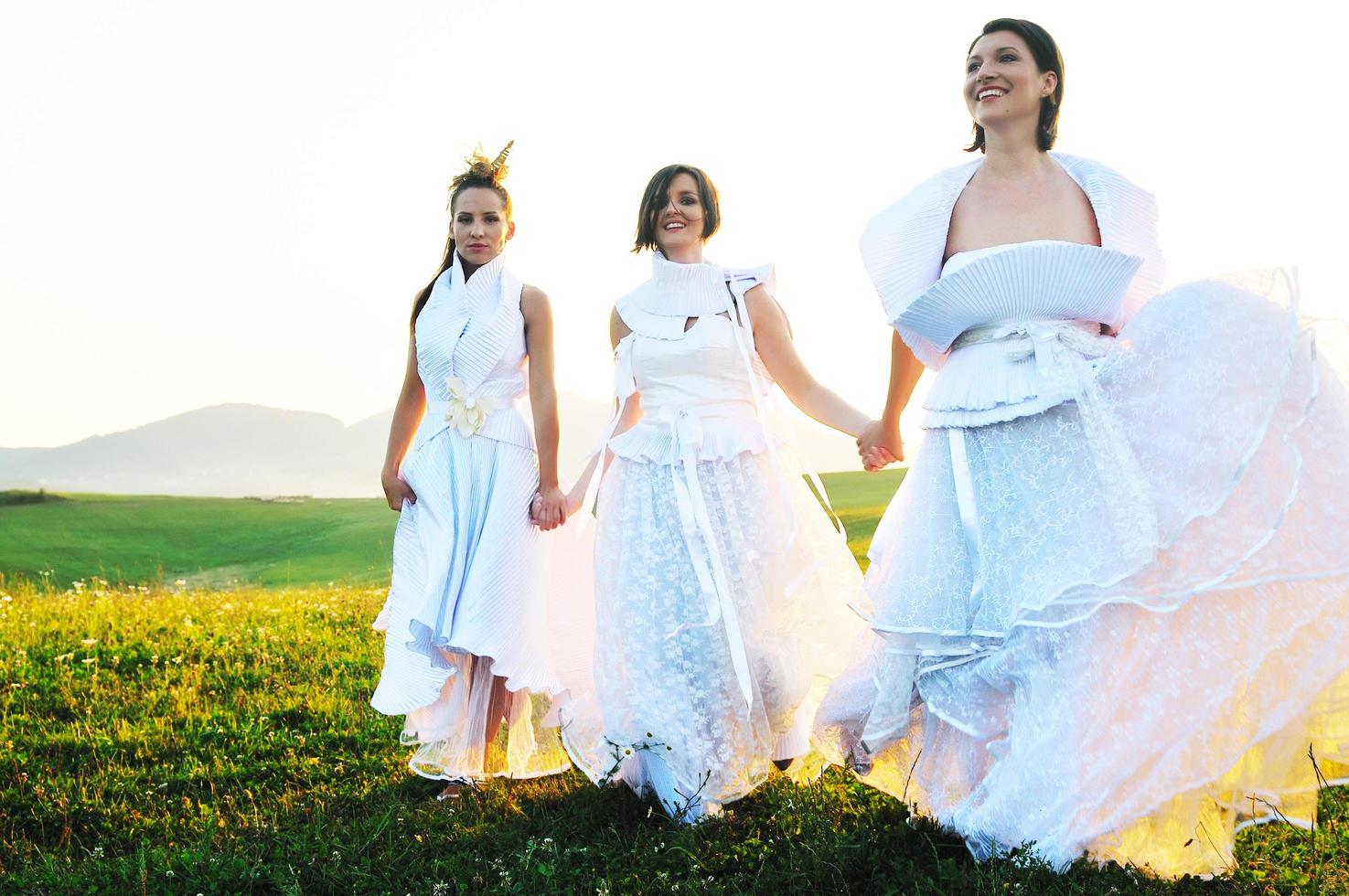 running  bride portrait photo