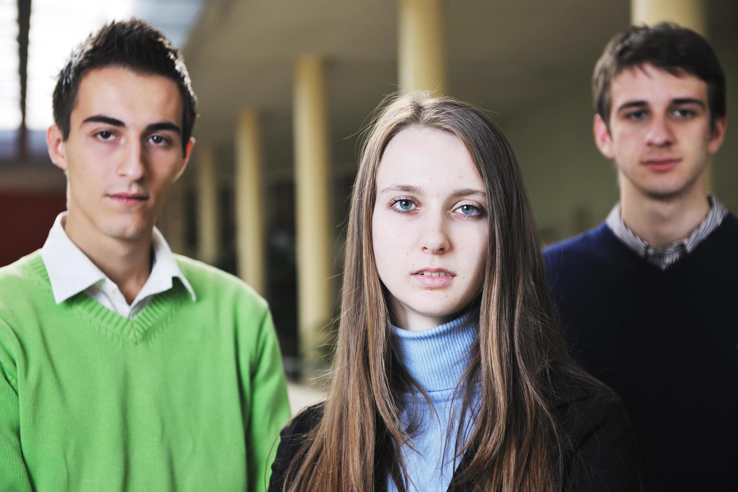 retrato de grupo de estudiantes foto