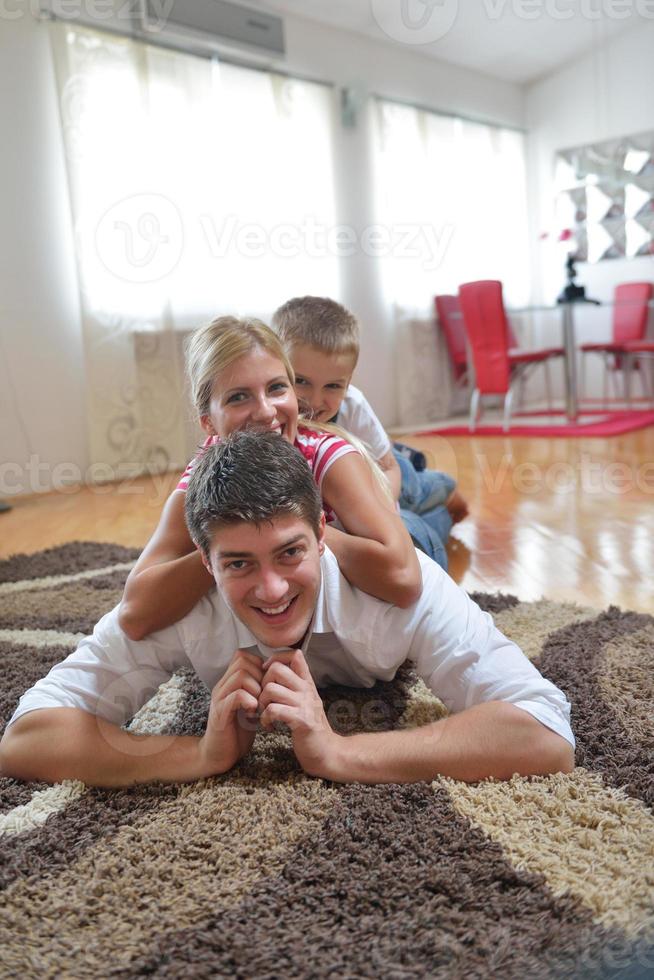 familia en casa foto