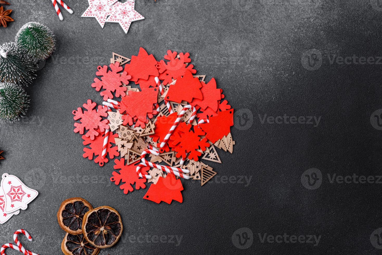 Delicious gingerbread cookies with honey, ginger and cinnamon photo