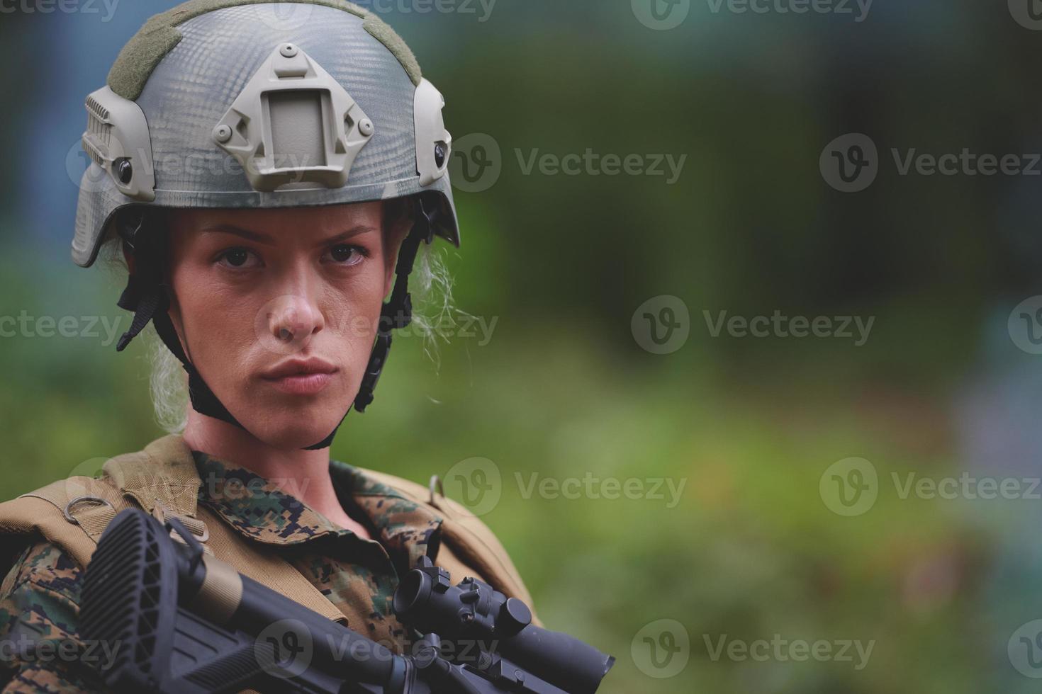 soldados militares en el campo foto