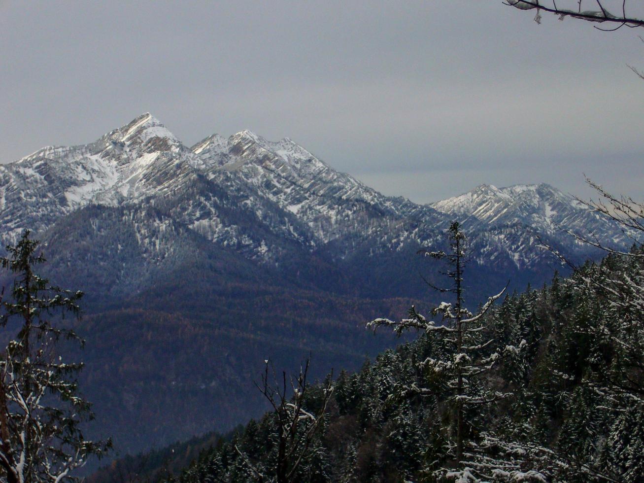 pico más alto de los alpes chiemgau sonntagshorn a fines del otoño foto