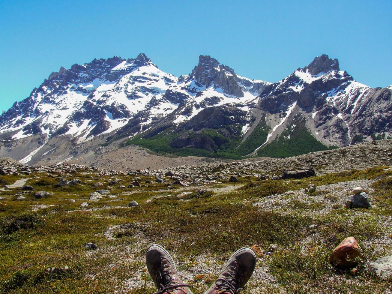 senderismo en patagonia, cerca de el chalten en el parque nacional los glaciares, argentina foto