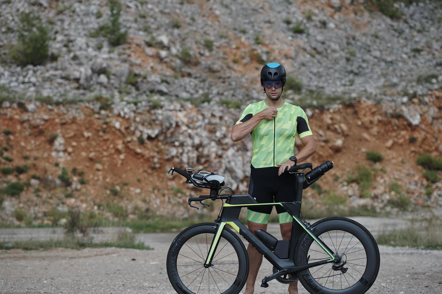 triathlon athlete riding bike photo