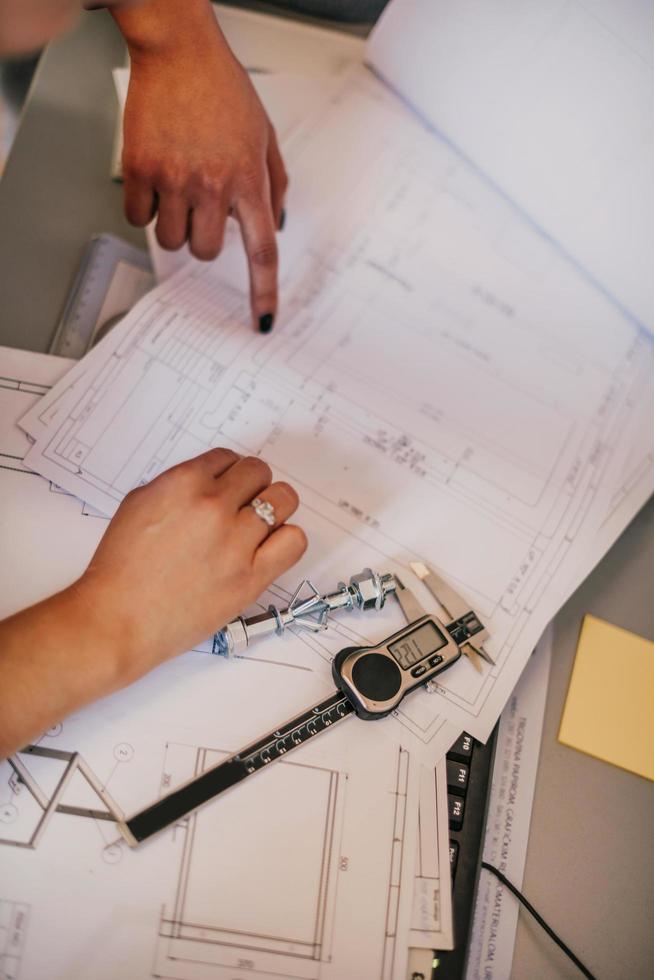 Drawing Accessories on the Project Under Development from the Drawings. the  Concept of Engineering and Production of Technical Stock Image - Image of  contractor, scale: 248595657