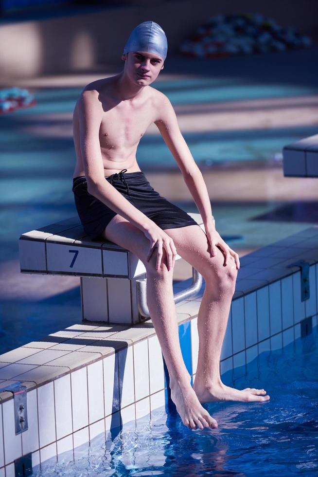 child portrait on swimming pool photo