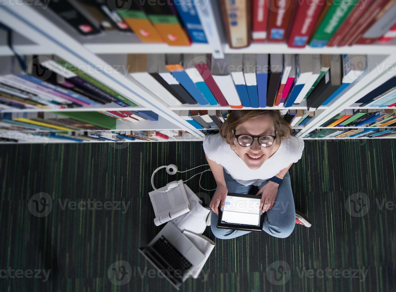 concepto de estudio de biblioteca foto