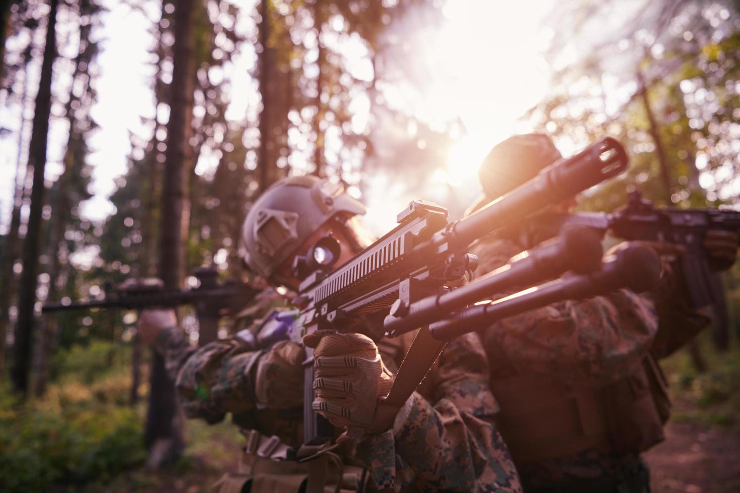 Soldier Woman as a Team Leader photo