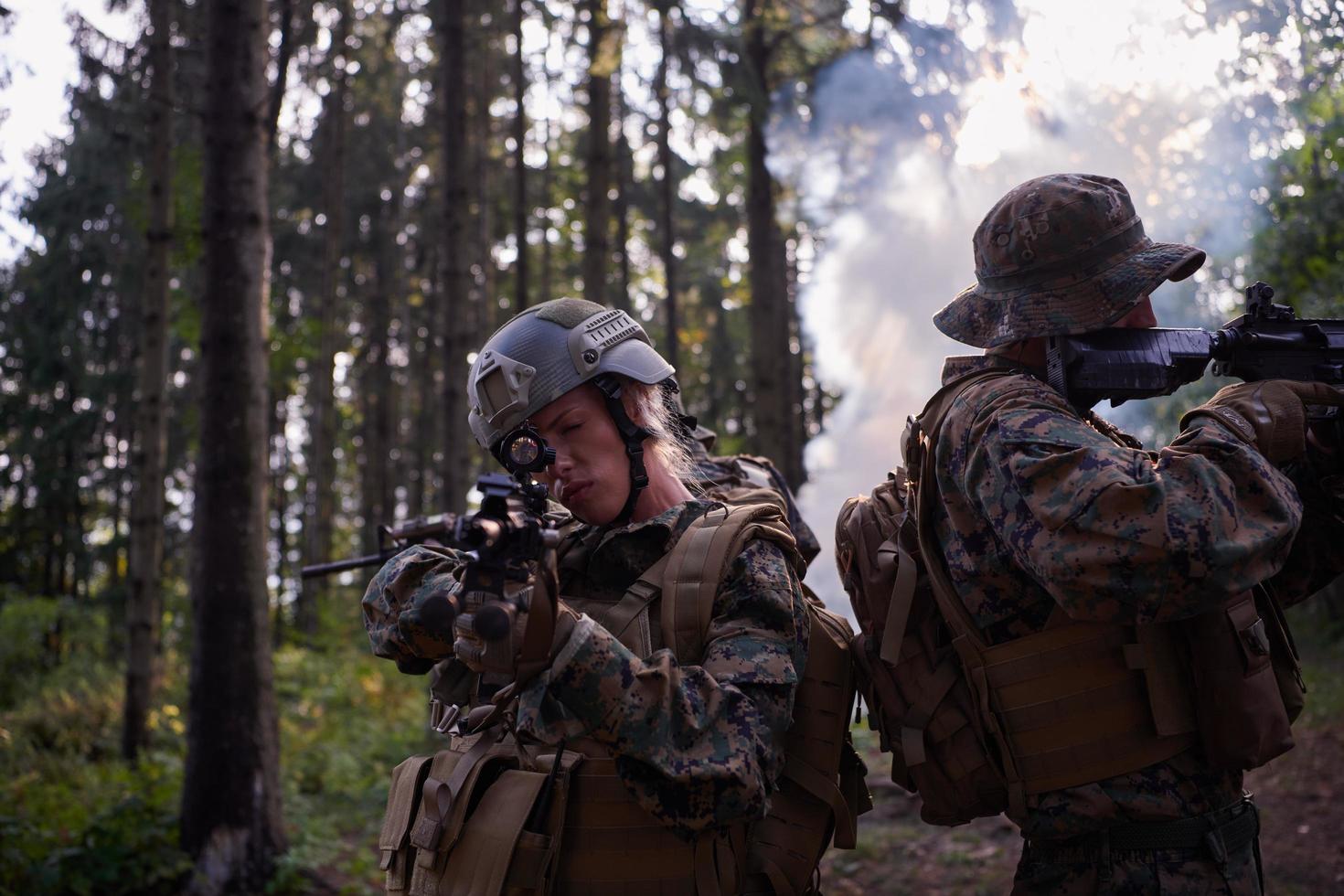 Soldier Woman as a Team Leader photo