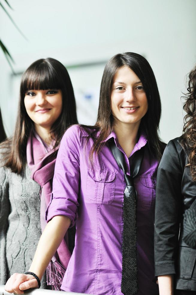 retrato de grupo de estudiantes foto