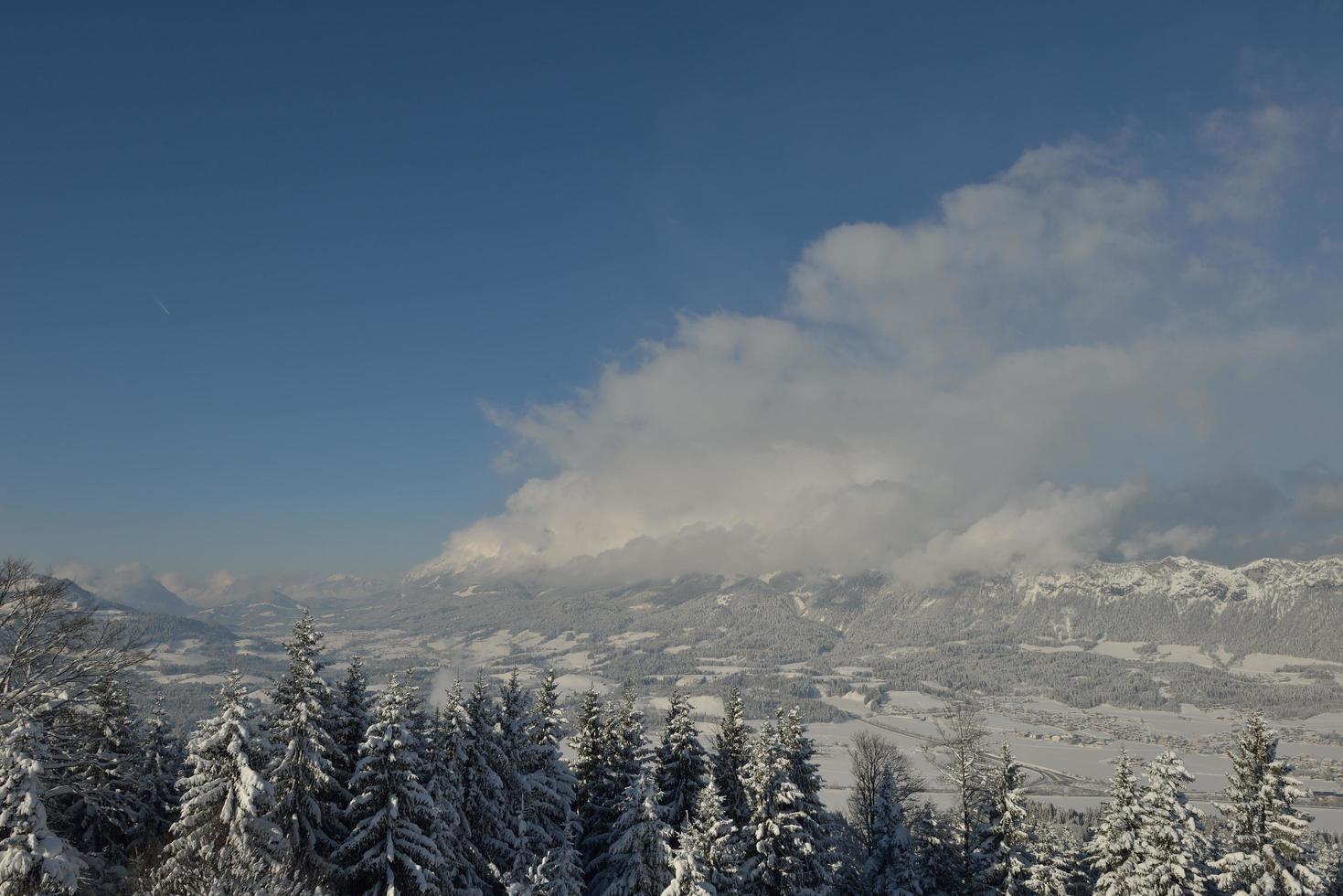 paisaje de montaña de invierno foto