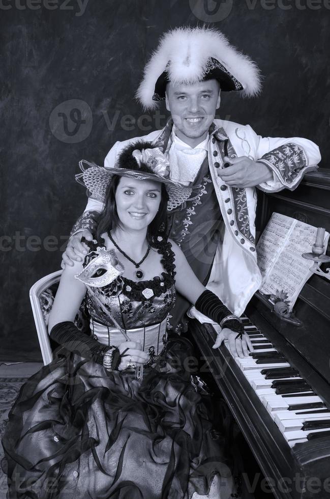 retro couple view photo