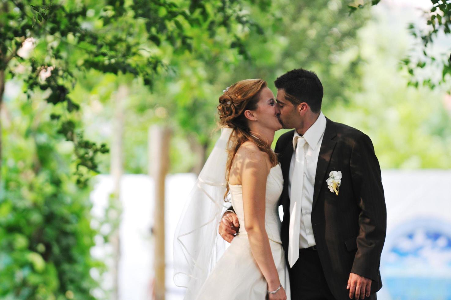 pareja de recién casados foto