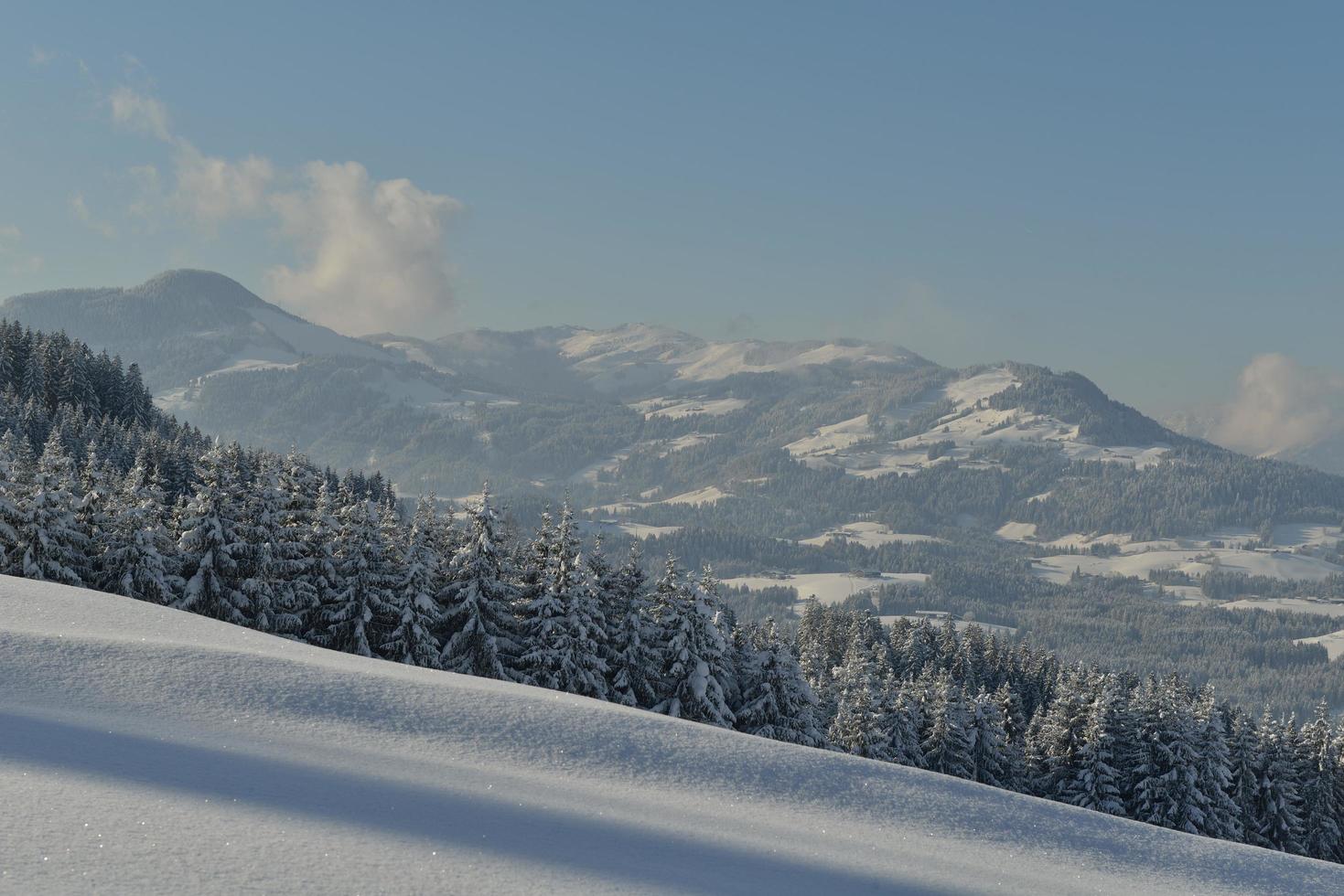 paisaje de montaña de invierno foto