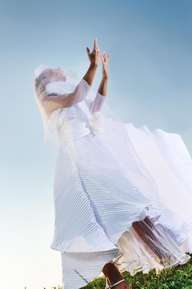 retrato de novia al aire libre foto